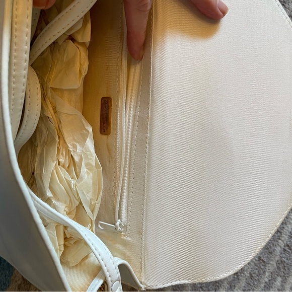 Amanda smith ivory leather clutch purse NWOT - Picture 5 of 5